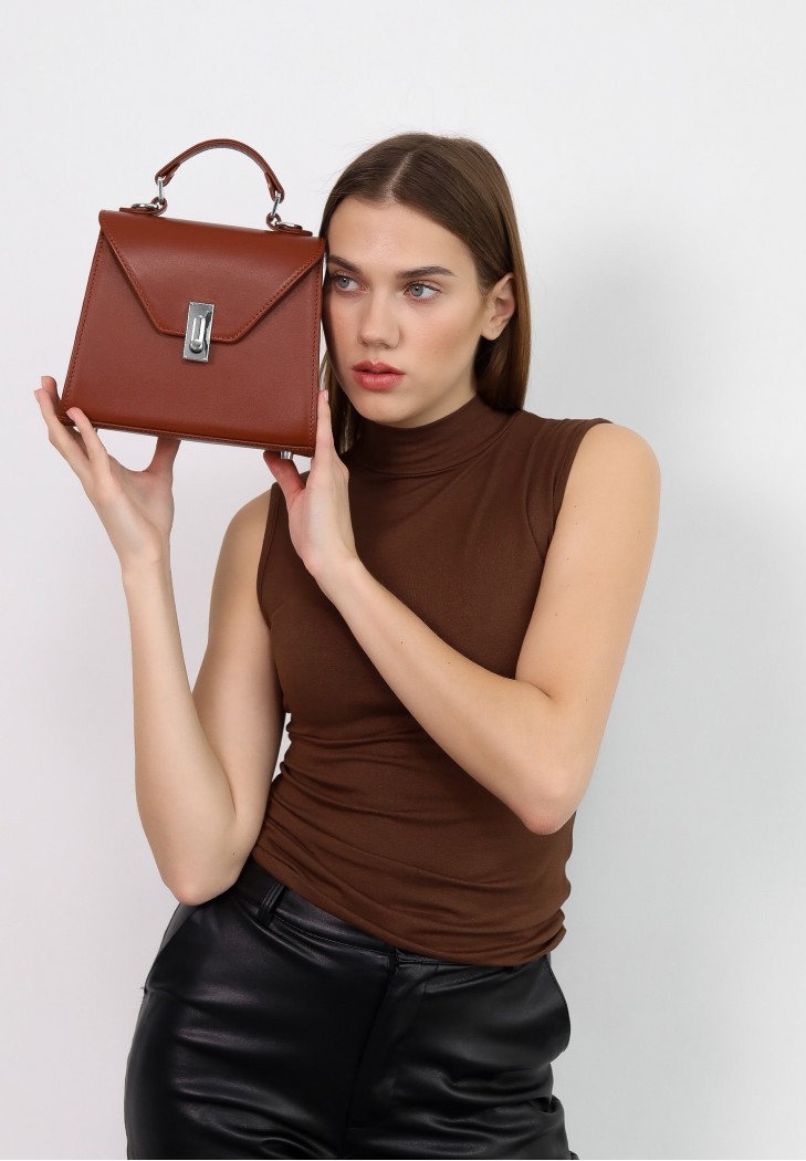Жіноча шкіряна сумка Futsy світло-коричнева