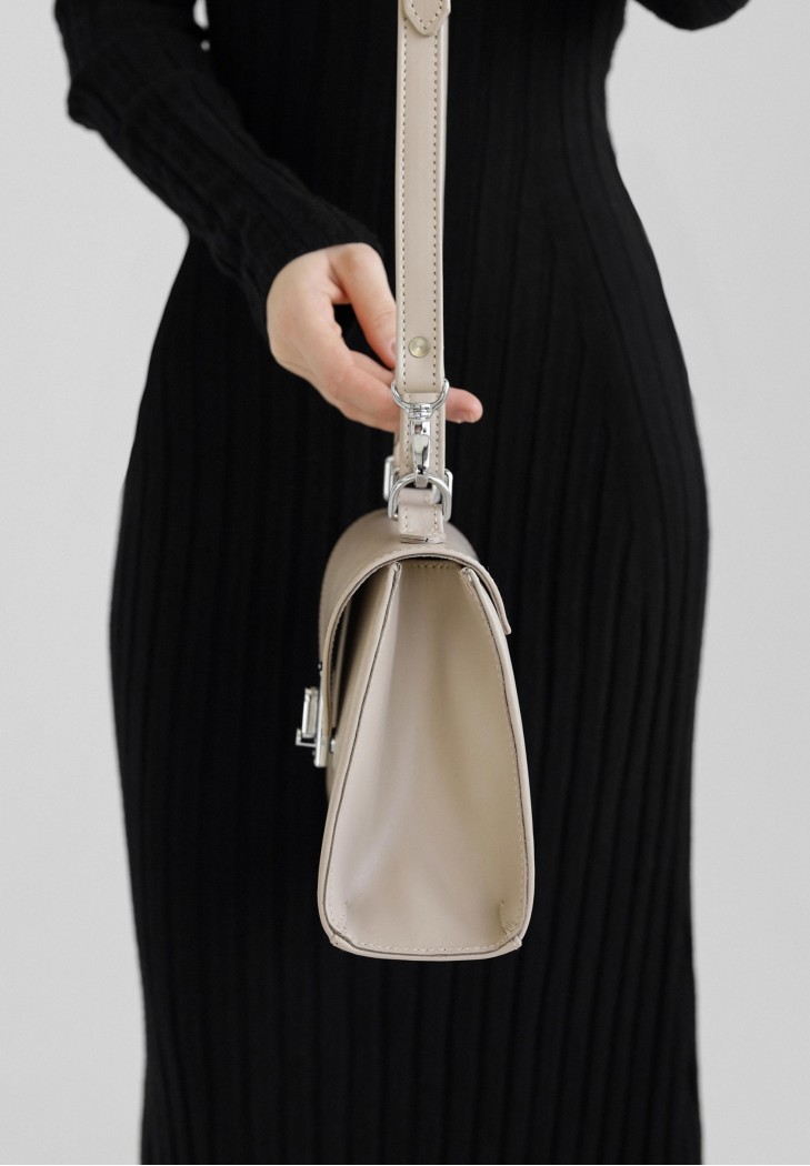 Жіноча шкіряна сумка Futsy світло-бежева