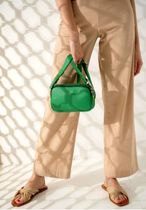 Шкіряна сумка поясна/кроссбоді Holly зелена