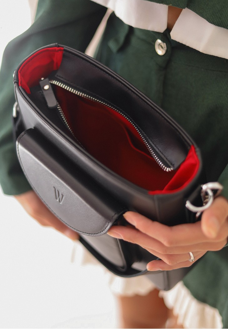 Жіноча шкіряна сумка Stella чорна з червоною підкладкою