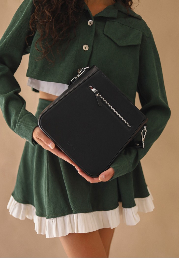 Жіноча шкіряна сумка Stella чорна з червоною підкладкою